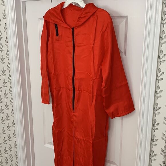 Unisex Halloween costume. Size small but fits me and I am a size large female - Picture 9 of 14